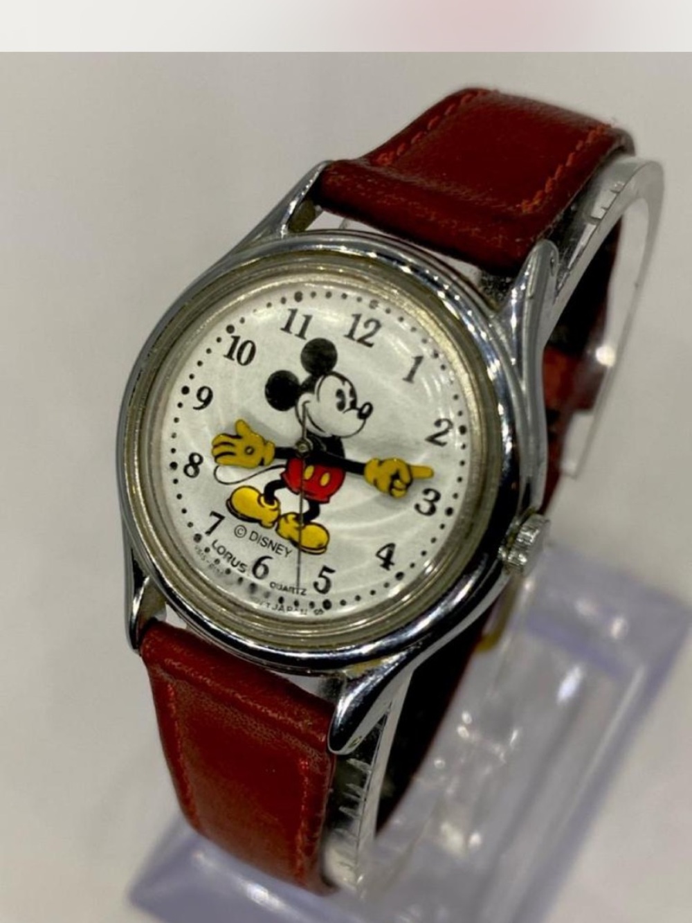 *** Disney  ^^^ Lorus *** Mickey Mouse Red Leather Strap Watch *^* Collectors *